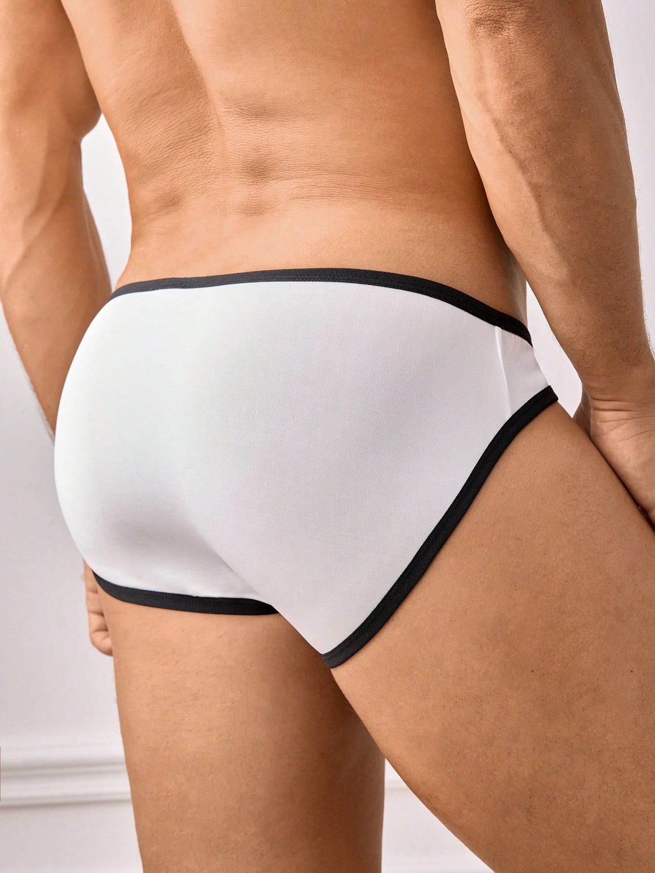 Men’s Lightweight Shorts With Contrast Trim Basic Style