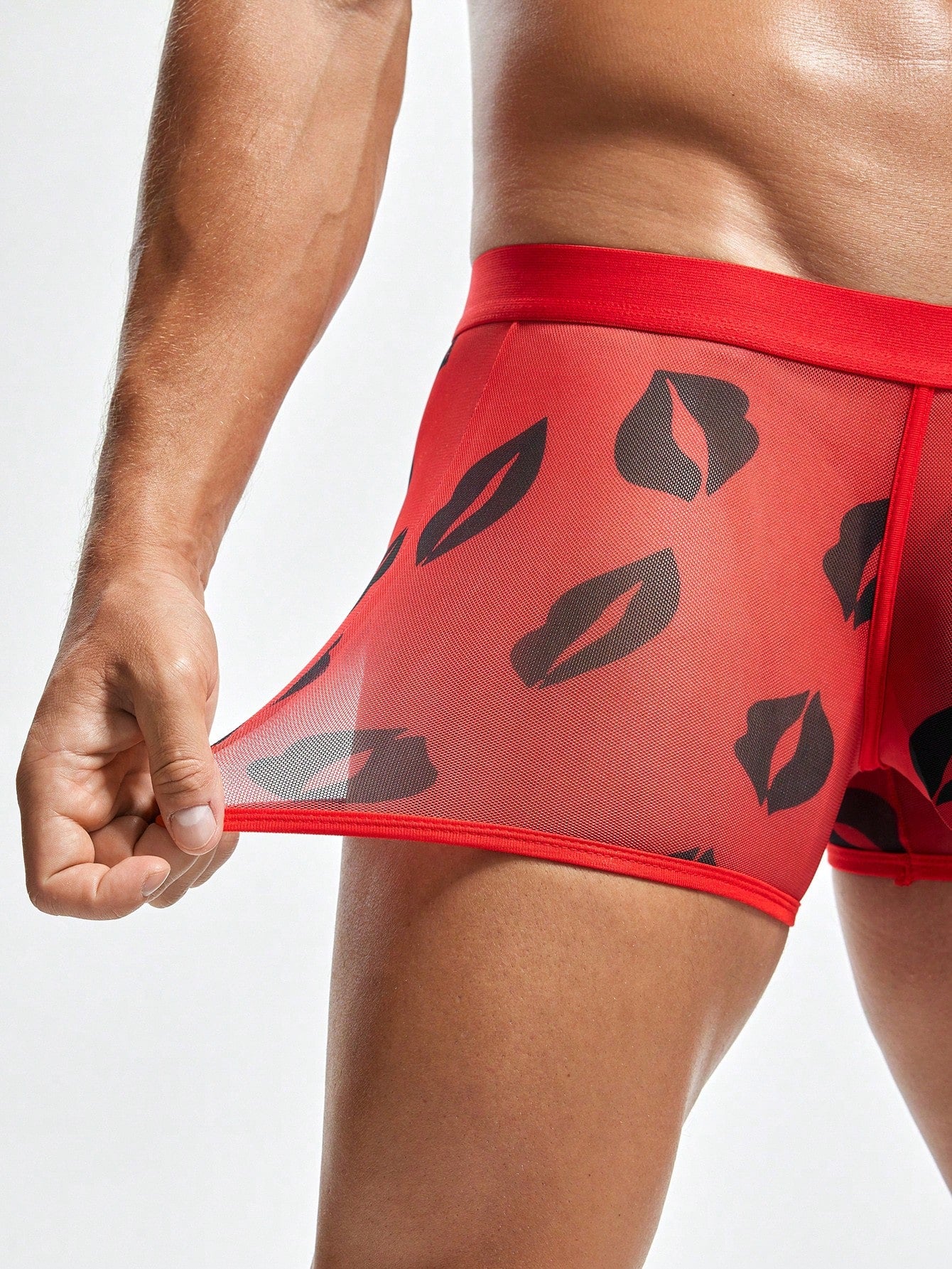 Men’s Casual Shorts With Lip Print Jacquard Waist Detail