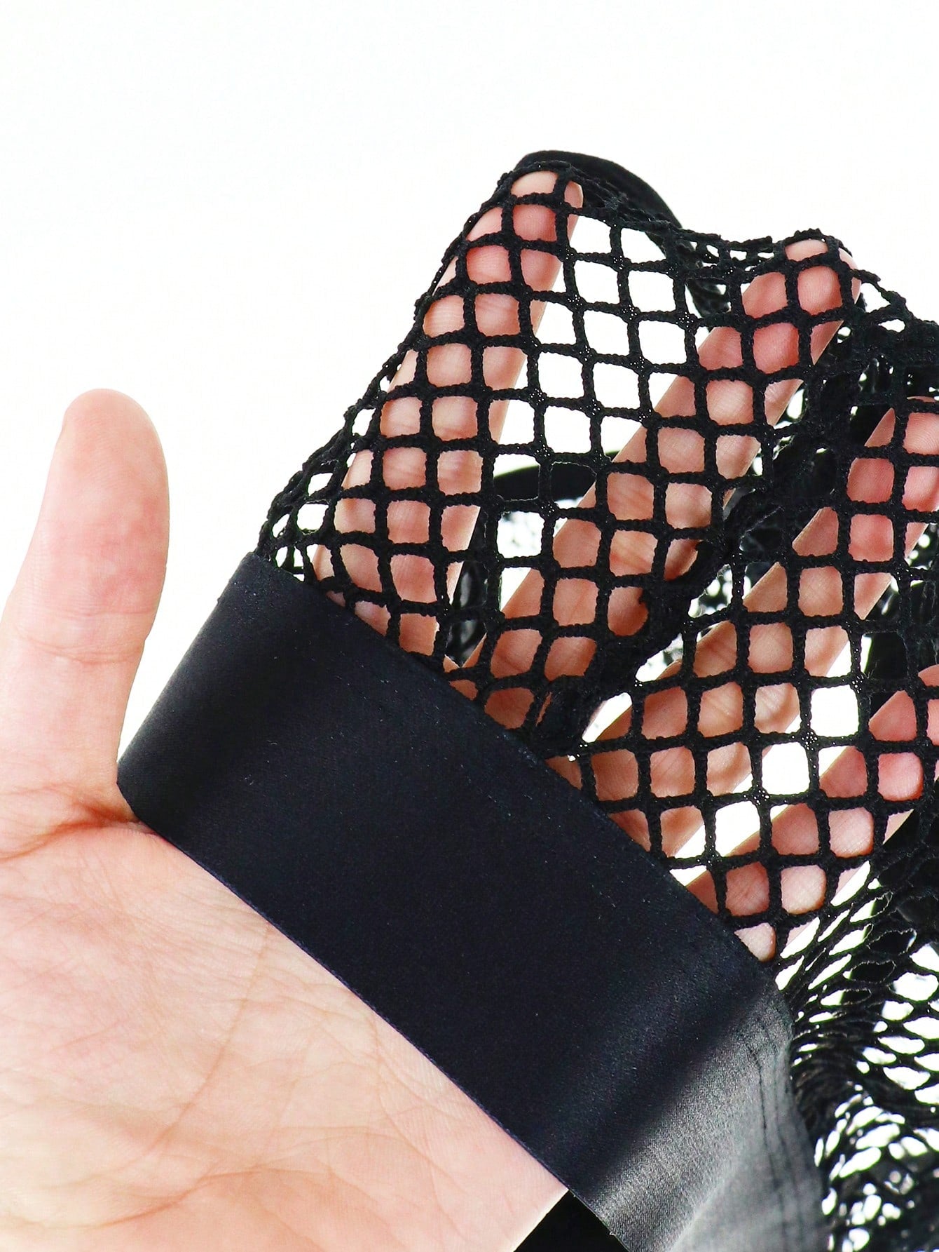 Men’s Mesh Shorts With Cutout Detail And Support Style