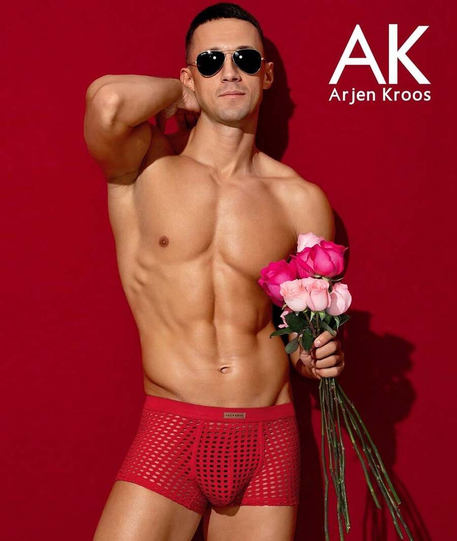 Men's breathable mesh trunk underwear featuring plain contrast mesh design and quick-drying polyester fabric.