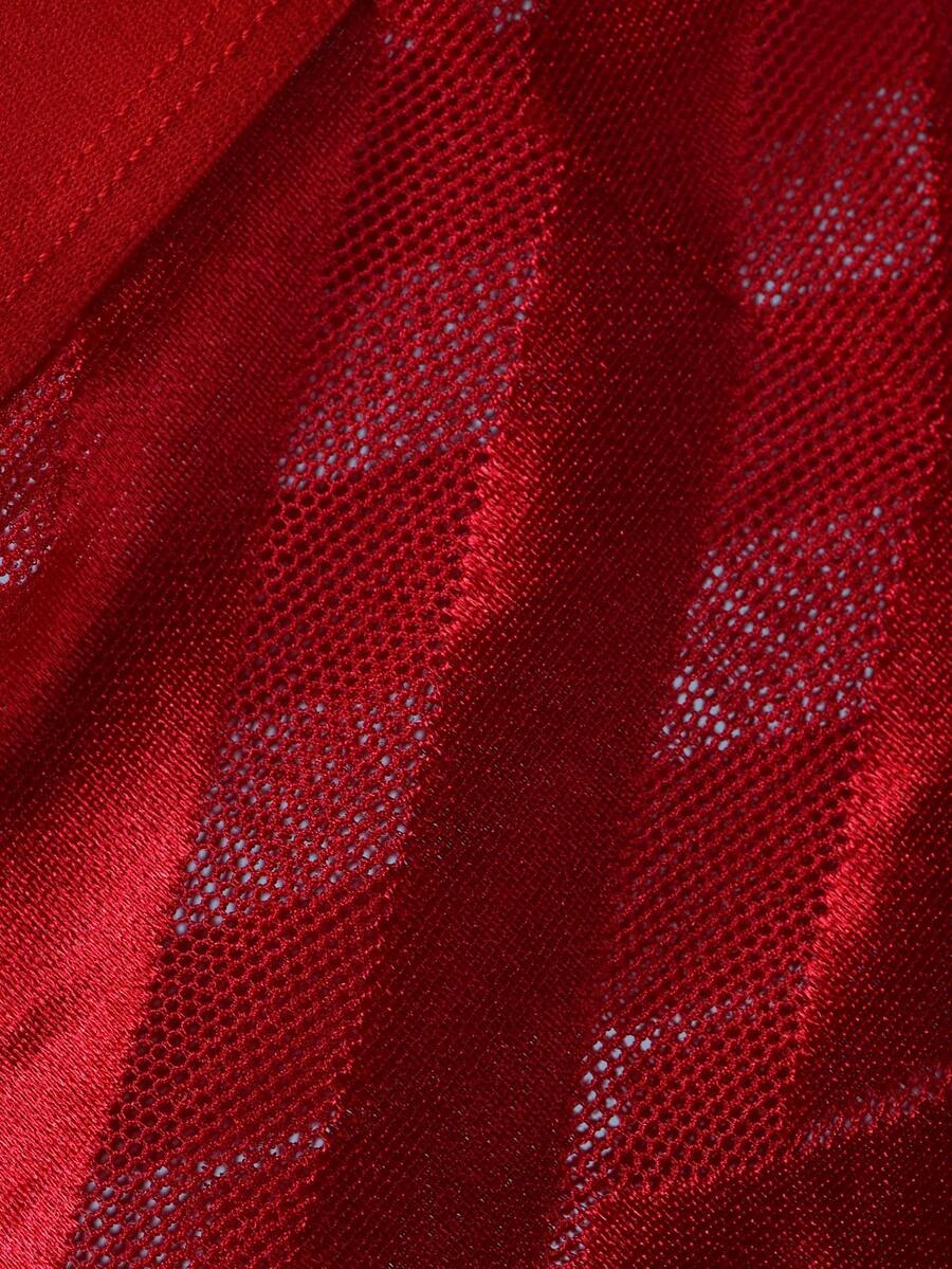 Men's plain red mid-rise boxer shorts made of stretch knitted fabric.