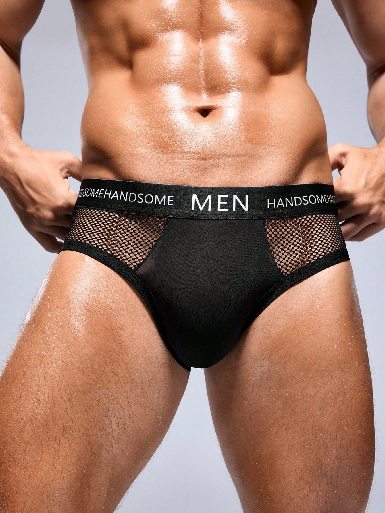 Men’s Casual Shorts With Contrast Letter Elastic Waistband
