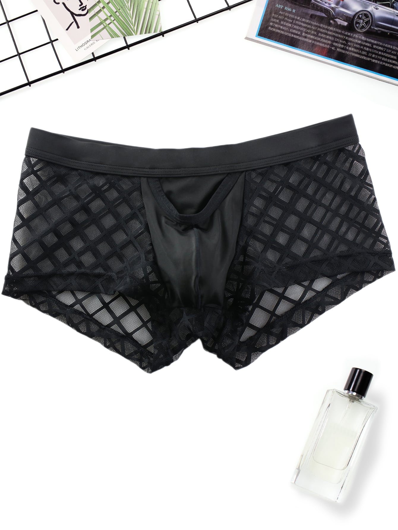 Men’s Casual Shorts With Plaid Pattern And Fabric Panel