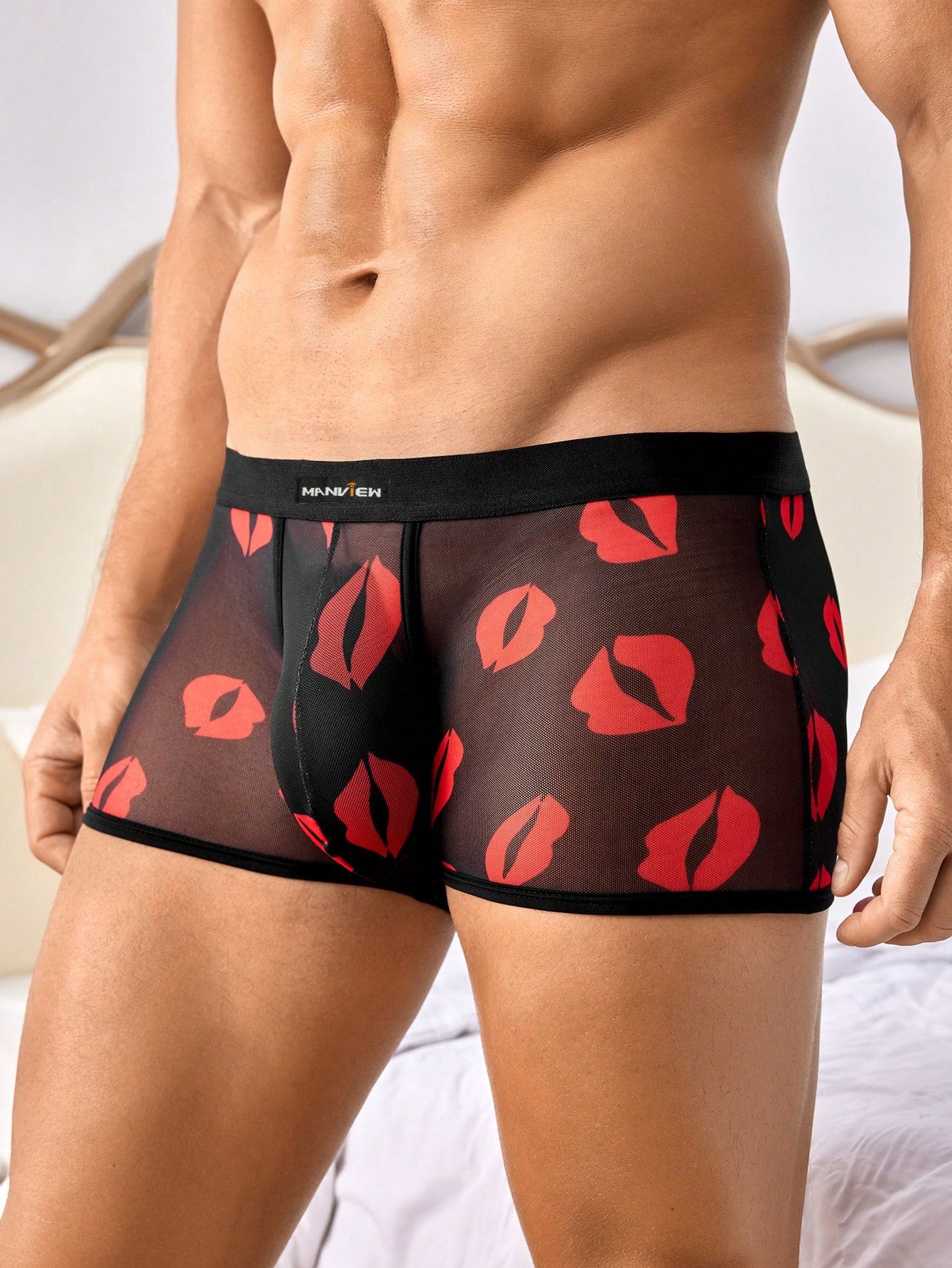 Men’s Casual Shorts With Lip Print Jacquard Waist Detail