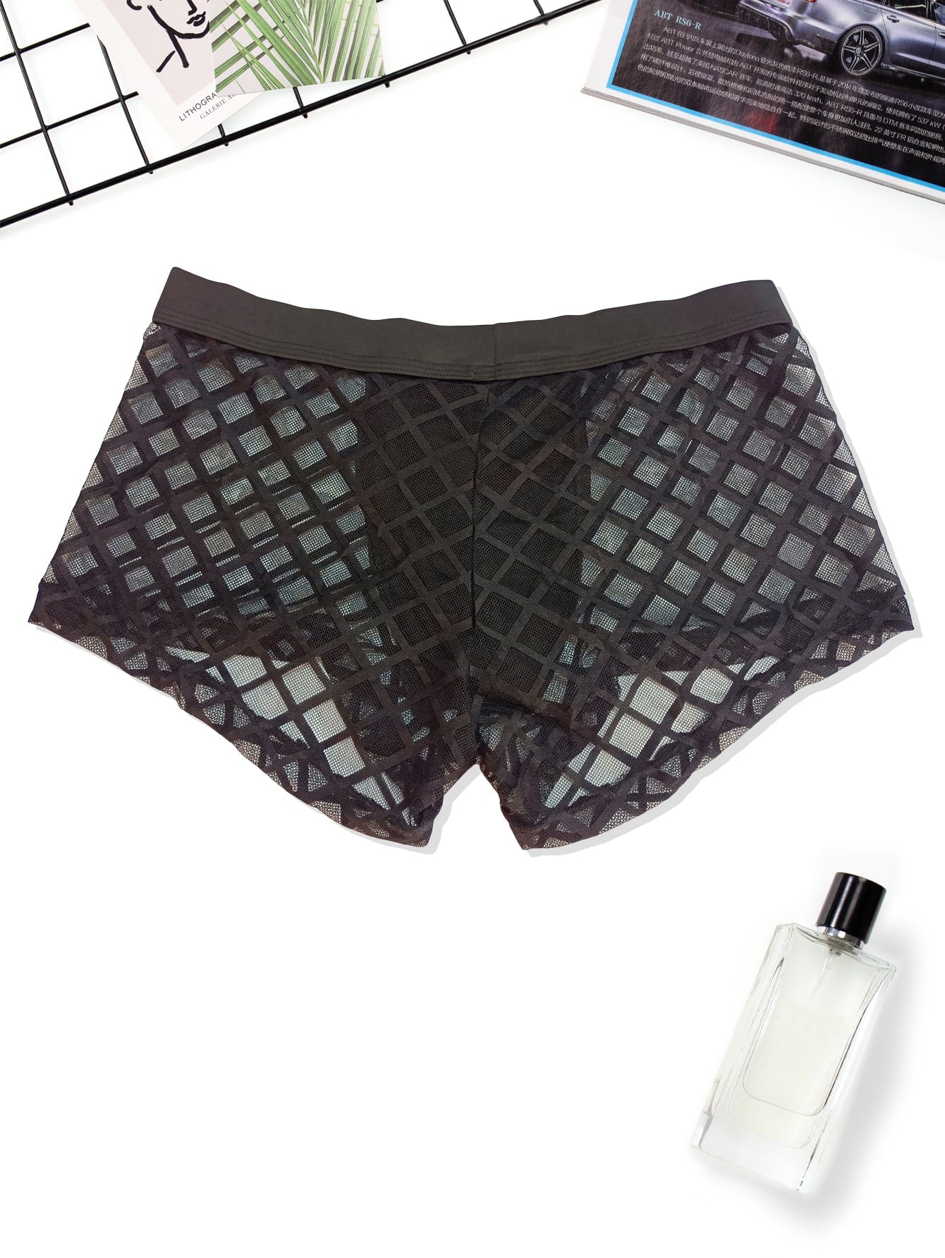 Men’s Casual Shorts With Plaid Pattern And Fabric Panel