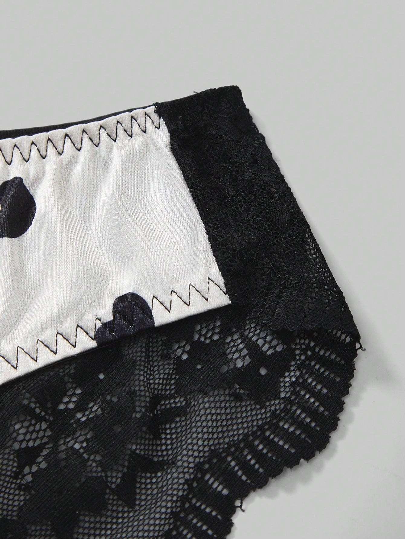Men's Heart Print Casual Shorts With Soft Breathable Fabric And Stretch Fit