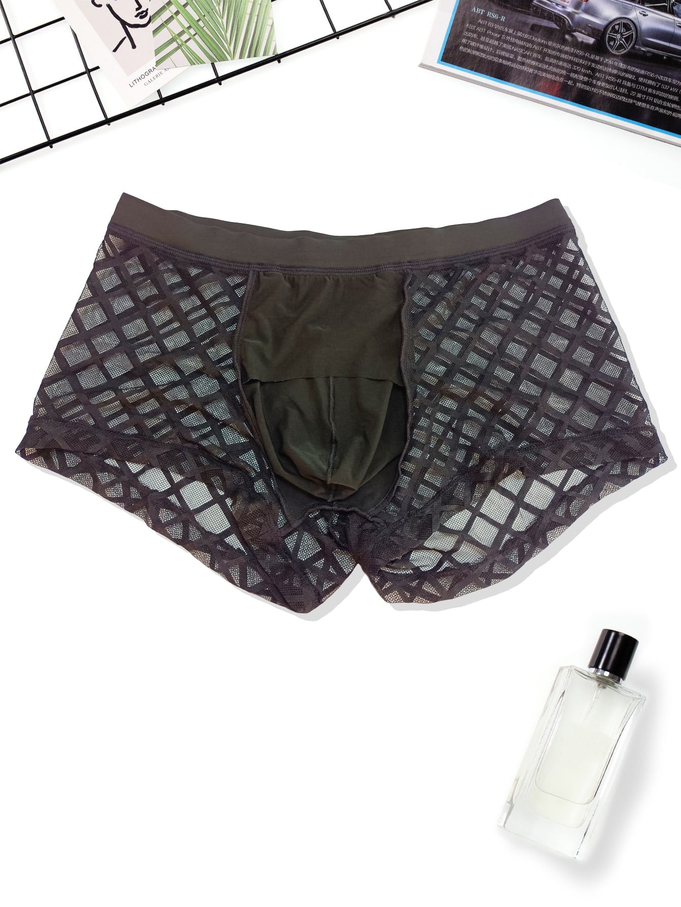 Men’s Casual Shorts With Plaid Pattern And Fabric Panel