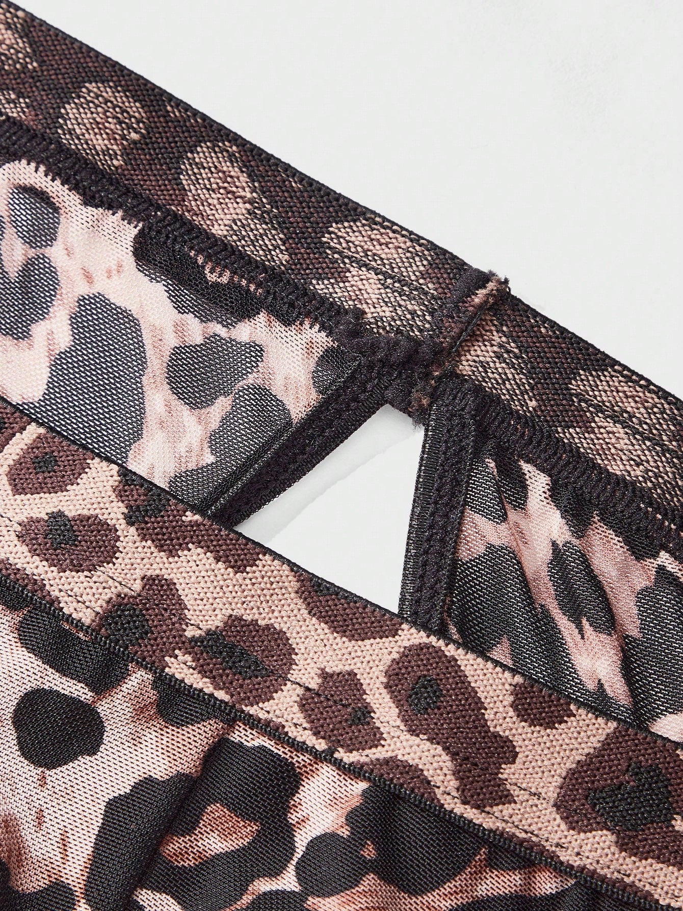 Men’s Casual Shorts Leopard Print Mesh Panel Minimal Style