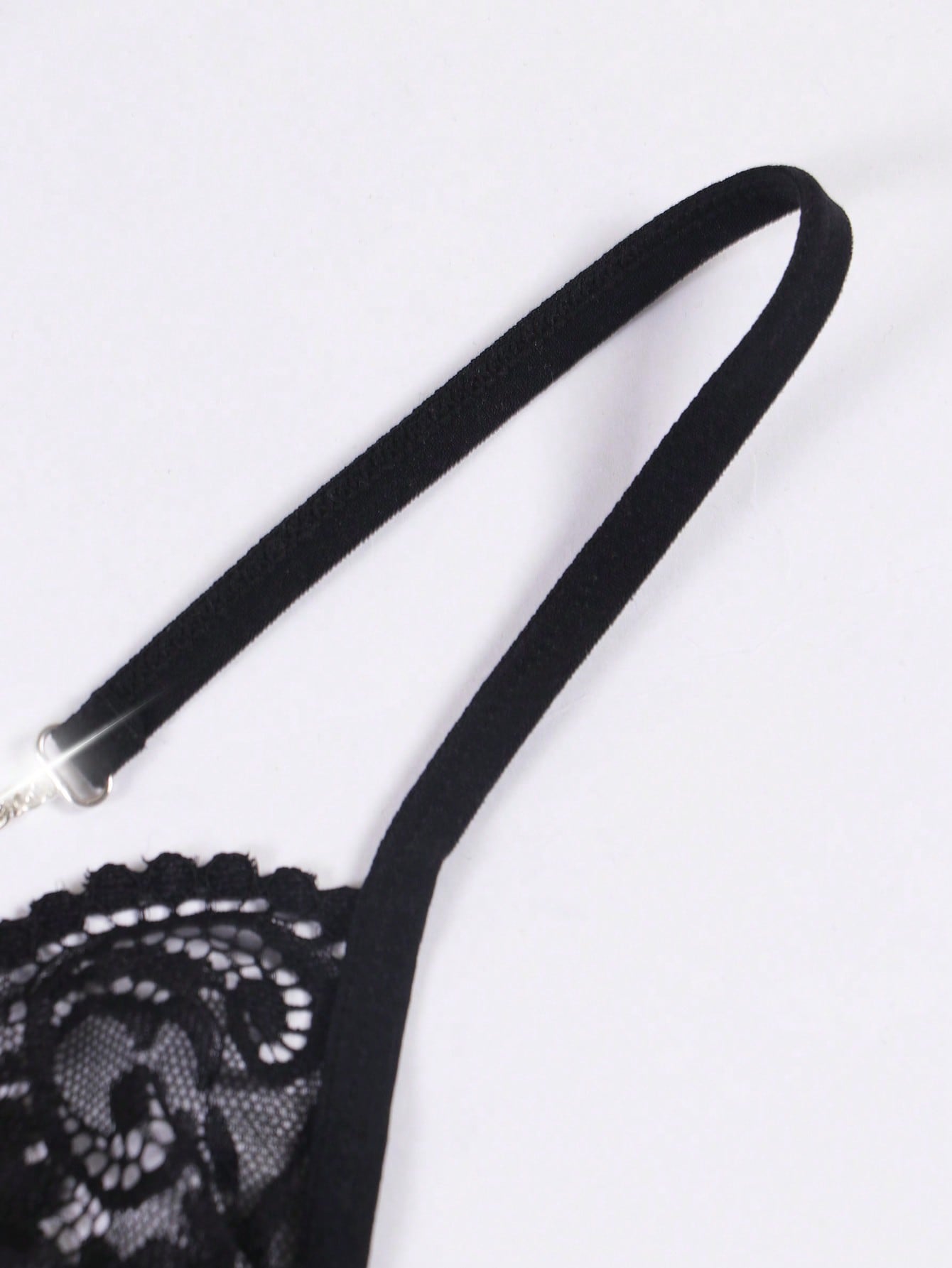 Men’s Lightweight Shorts In Black With Chain Accent Detail