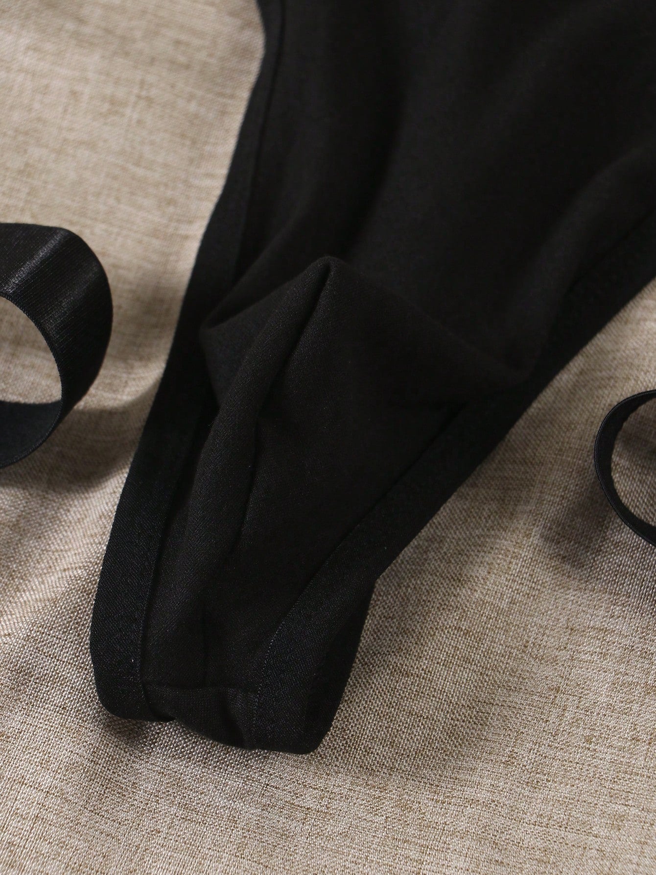 Men’s Casual Shorts In Black With Leg Loop Detail