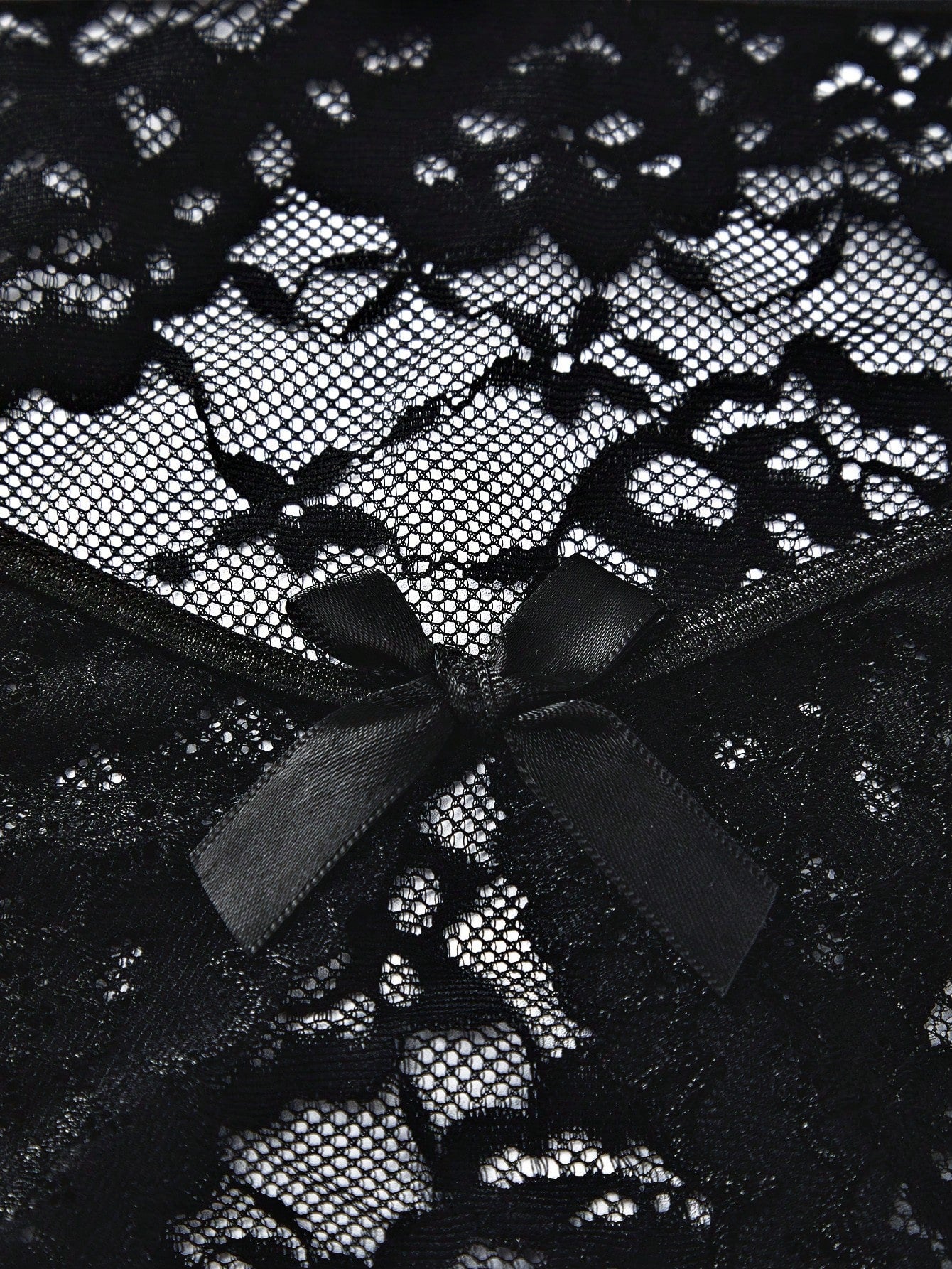 Men’s Low Rise Shorts With Lace Trim And Cutout Design