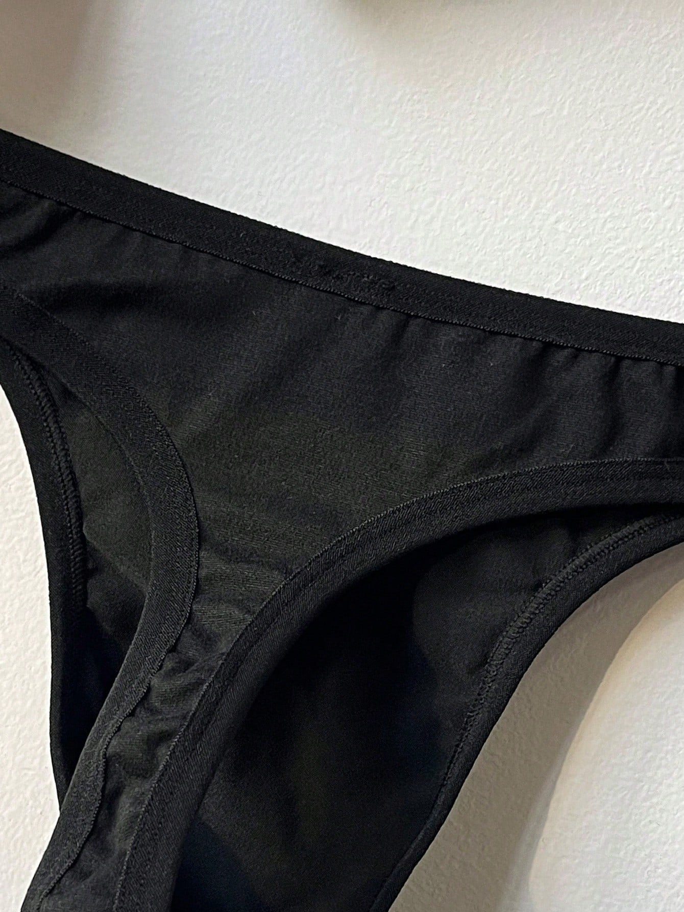 Men’s Casual Shorts In Black With Printed Mesh Texture