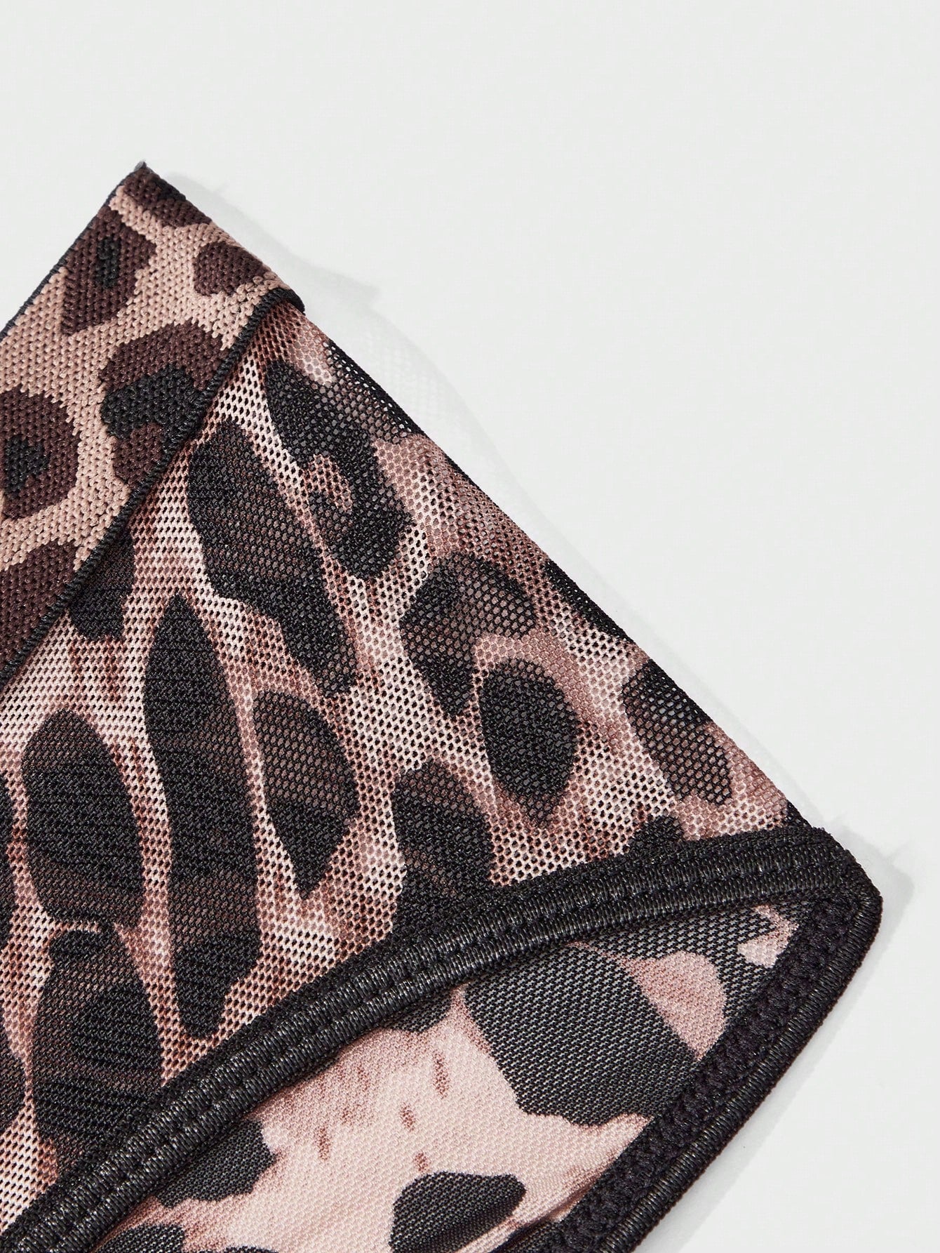 Men’s Casual Shorts Leopard Print Mesh Panel Minimal Style