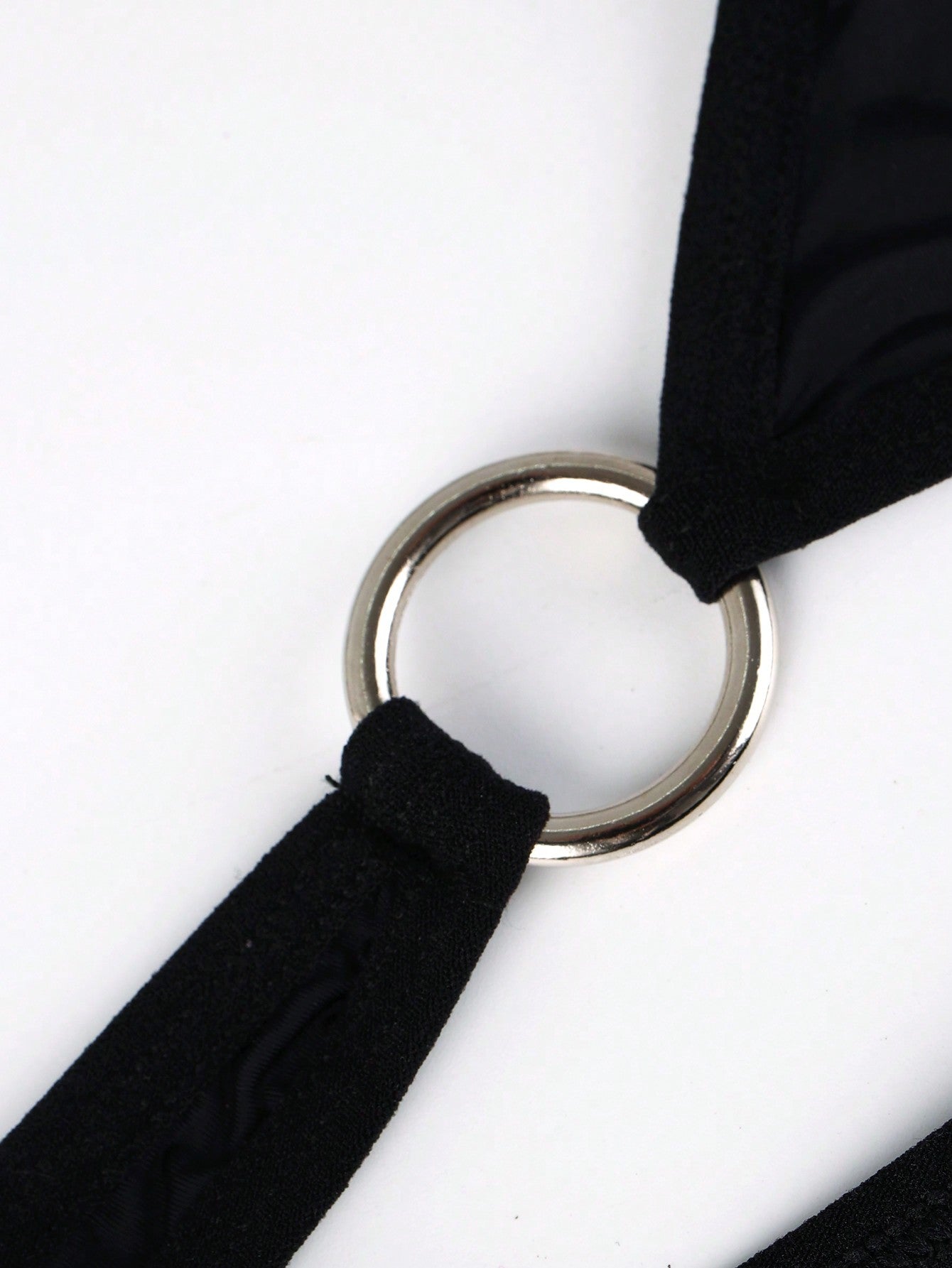 Men’s Casual Shorts With Circular Charm Accent Detail