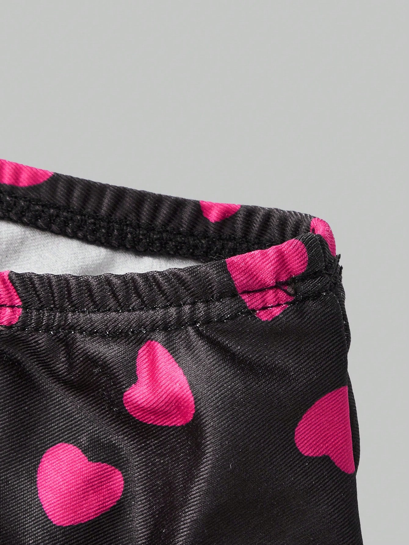 Men’s Casual Shorts With Heart Print And Trim Detail