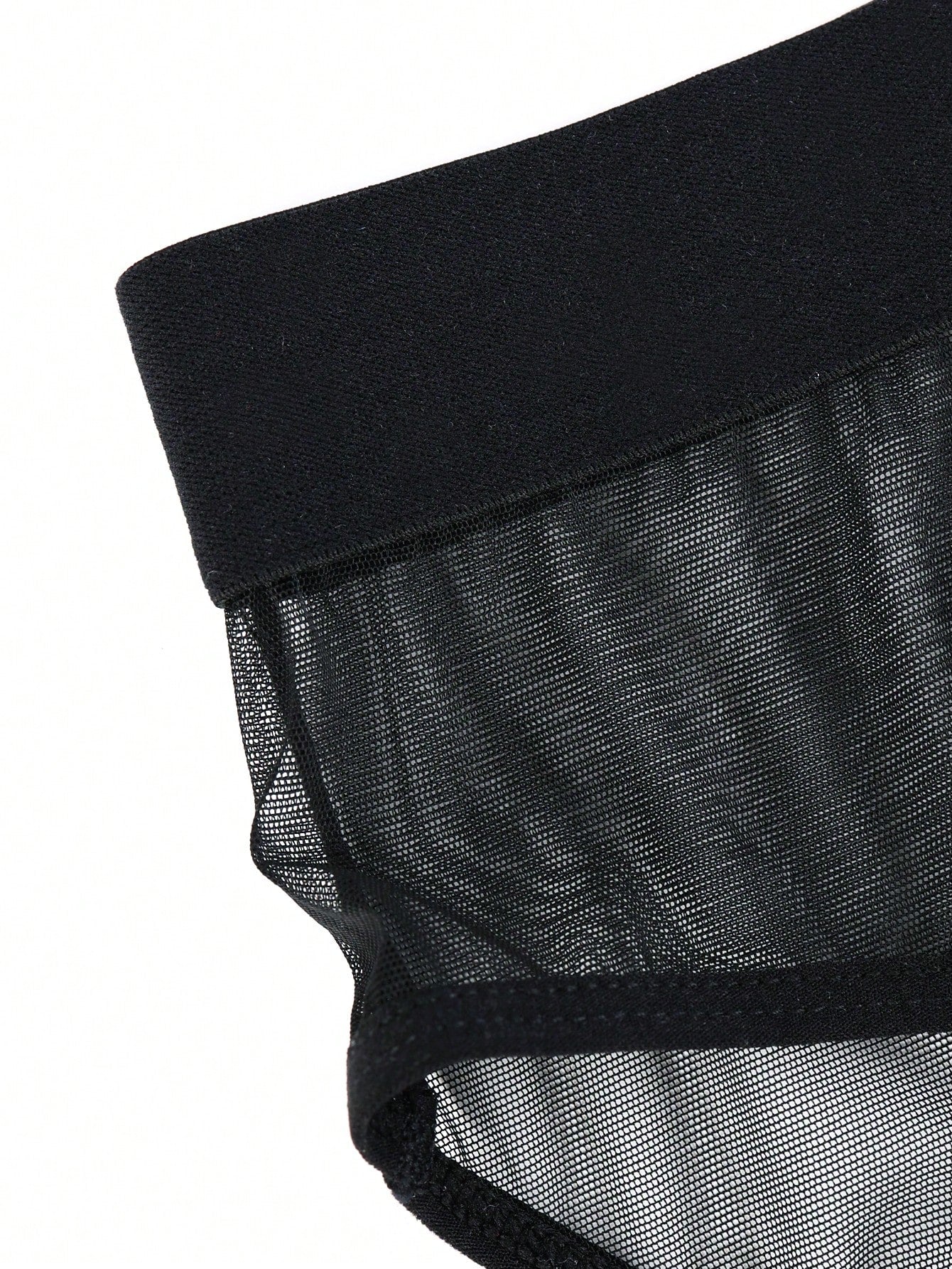 Men’s Casual Shorts With Triangle Cut Minimal Style