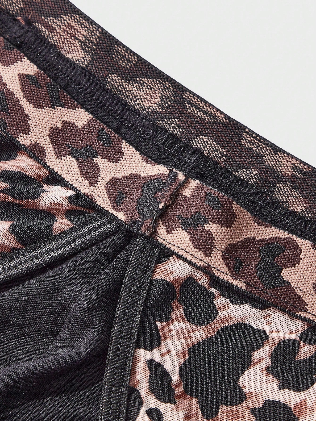 Men’s Casual Shorts Leopard Print Mesh Panel Minimal Style