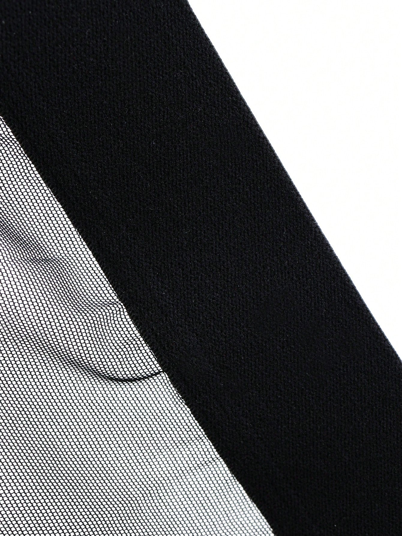 Men’s Casual Shorts With Triangle Cut Minimal Style